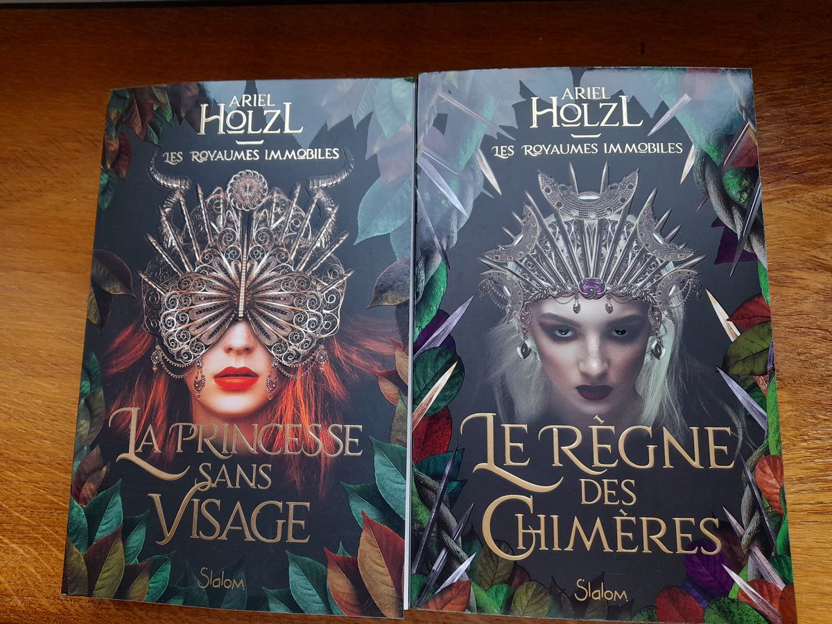 FantasyCarte's tweet photo. A l'occasion de son passage à la librairie @legrandcercle95, j'ai pu me procurer La Princesse sans Visage et Le Règne des Chimères. Grand merci @arielholzl pour tes dédicaces.

#youngadult #imaginaire #sfff #fantasybooks #darkfantasy #dedicace https://t.co/3B0tjoLysB