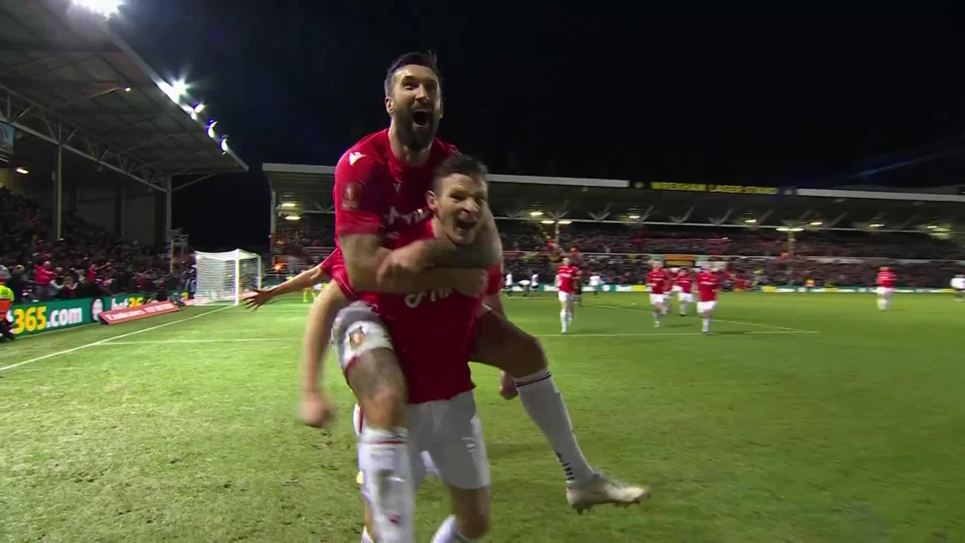 WHO ELSE WOULD IT BE?! 🦸

Super @PMullin7 delivers when it matters most.

#EmiratesFACup”