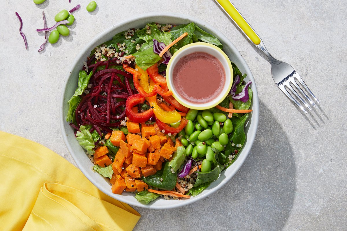 foreverytable's tweet photo. This colorful salad is full of nutritious veggies - from crunchy cabbage, to bell peppers, pickled beets, sweet potatoes and edamame. Complete with a bright and refreshing pomegranate vinaigrette.
#superfoodsunday https://t.co/y2qnCM1qTe