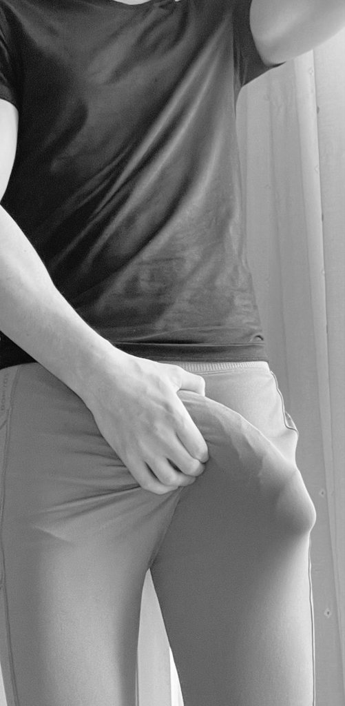 Bradwithb's tweet photo. My cock is hard asf rn 💦
#BWC #BLEACHEDSLUTS #BWCSUPERIORITY https://t.co/4KWqYYecFW