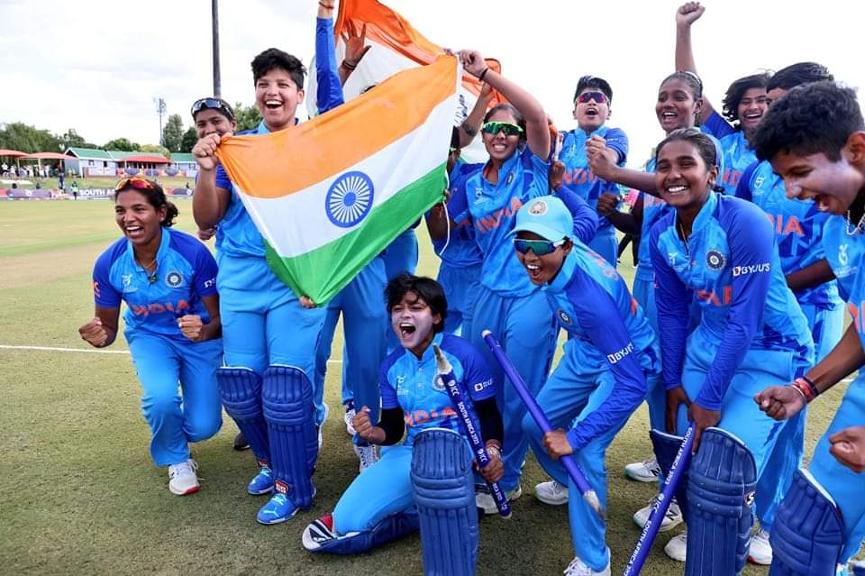 भारतीय महिला क्रिकेट टीम को आईसीसी अंडर 19 महिला टी20 वर्ल्ड कप के फाइनल मुकाबले में इंग्लैंड को शिकस्त देकर ऐतिहासिक जीत दर्ज कर विश्व विजेता बनने पर हार्दिक बधाई एवं शुभकामनाएं। आप सभी ने हम देशवासियों को गौरवान्वित किया। #u19WomensT20WorldCup
