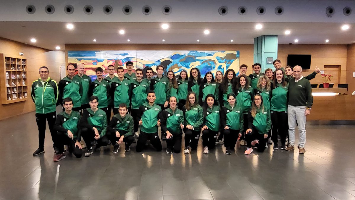 Selección Extremeña de Cross, auténticos jabatos de esta disciplina, independientemente del resultado, hoy ha sido un día de barro… de muuuucho barro! ¡¡Enhorabuena a tod@s!!
(1)