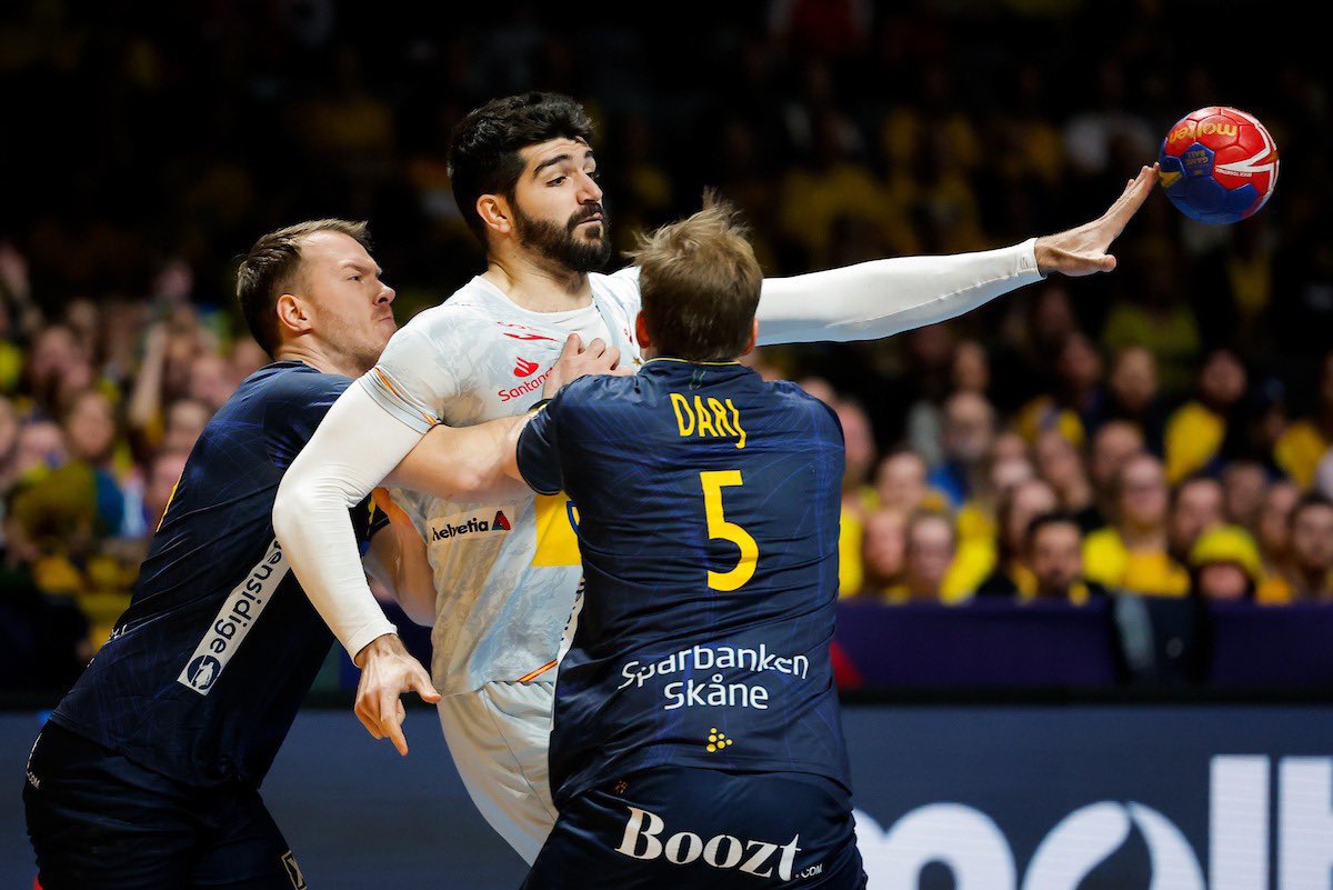 ¡¡𝐄𝐋 𝐁𝐑𝐎𝐍𝐂𝐄 𝐌𝐔𝐍𝐃𝐈𝐀𝐋 𝐄𝐒 𝐍𝐔𝐄𝐒𝐓𝐑𝐎‼️🥉

España 🇪🇸 se despide del Campeonato del Mundo @handball2023 con una extraordinaria victoria sobre la anfitriona Suecia 🇸🇪 (36-39) 

¡Los #Hispanos siguen 𝗰𝗼𝗹𝗲𝗰𝗰𝗶𝗼𝗻𝗮𝗻𝗱𝗼 𝗺𝗲𝗱𝗮𝗹𝗹𝗮𝘀!❤️

¡BRAVO, EQUIPO!🎩