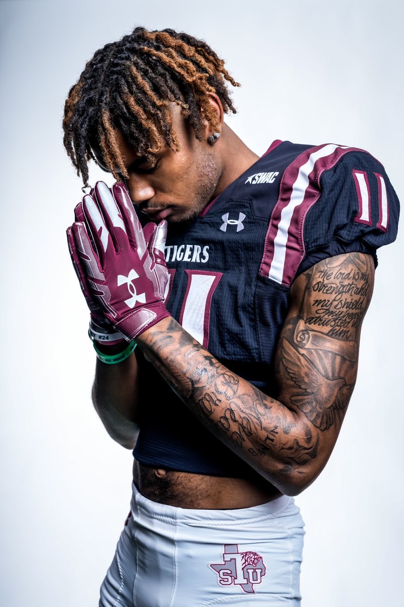 ezmoneyD's tweet photo. Official Visit went great appreciate all the coaches for showing me a good time see y’all in june 🐅 https://t.co/6nMnuhCSxl