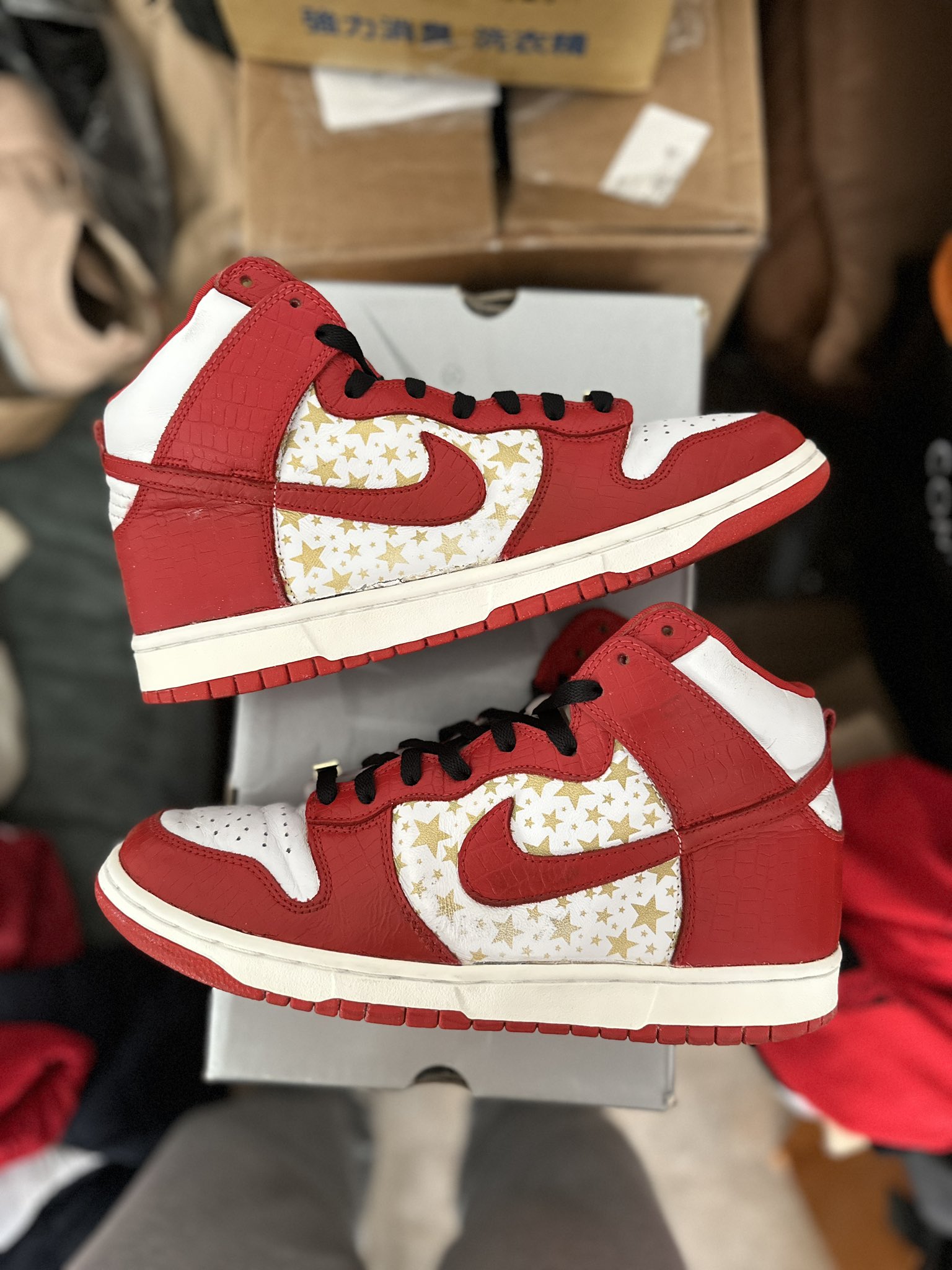 Nike sb red best sale star