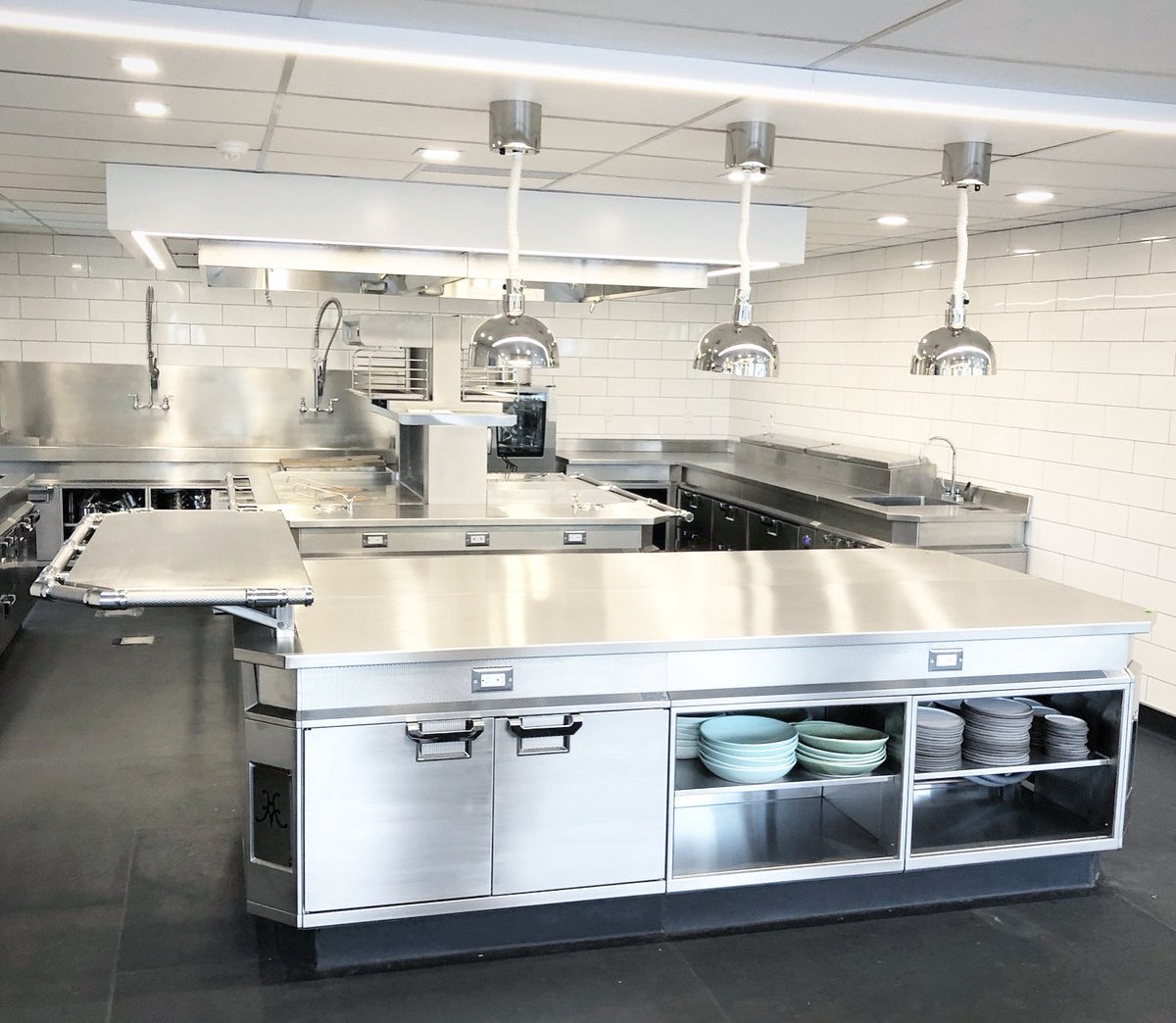 HestanTeam's tweet photo. Sunday morning kitchen inspiration - what does your dream kitchen look like? #Hestan #cookingsuite https://t.co/NhRB8xRC7y