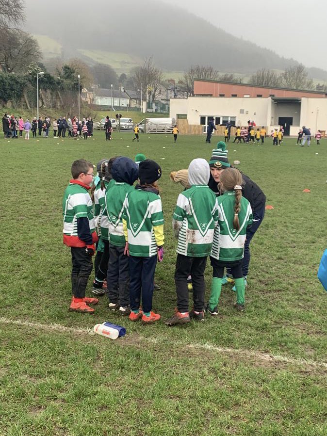 bobbylorry64's tweet photo. Another great rugby blitz today held by @CarlingfordKni1 , well done to all teams involved, great to see all the hard work @lisakelly81 is putting in with this group is coming along nicely 👍🏉🐝 @BalbrigganRFC https://t.co/PvJEkj1ZrM