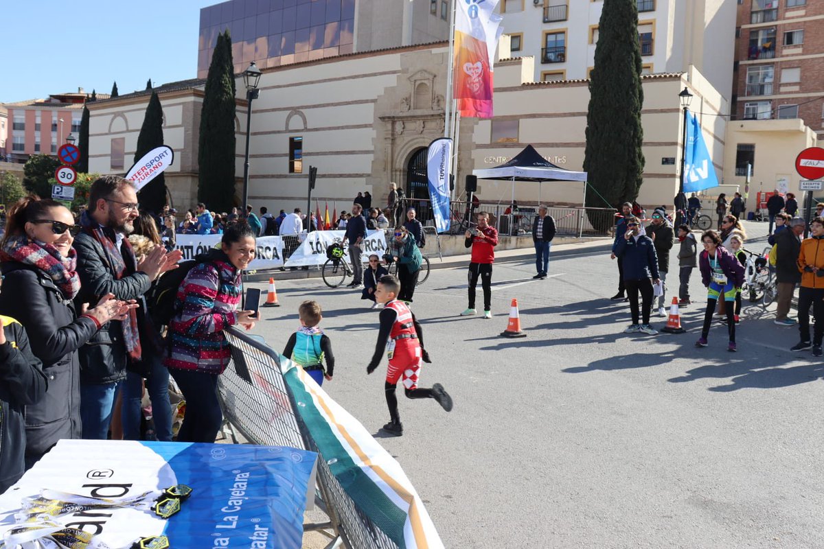 IreneJodar's tweet photo. 🚴🏾🏃🏽Gran jornada deportiva de domingo con la celebración del Duatlón Lorca

300 triatletas de toda la Región han participado en esta cuarta edición que ha discurrido por nuestro casco histórico y pedanías. Además, como novedad, se han incorporado las categorías de menores. https://t.co/CaKRTNrHnG