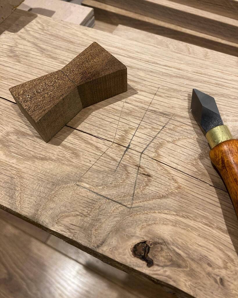 Ekynoxe's tweet image. Saying that I’m absolutely bricking it right now would be an understatement! Never done one of those before…
.
The bow ties are cut…. Time for cutting out the board! 😱
.
#woodworking #woodBowTies #woodInlays #brickingIt #wishMeLuck #t instagr.am/p/CoAgnTPsb68/
