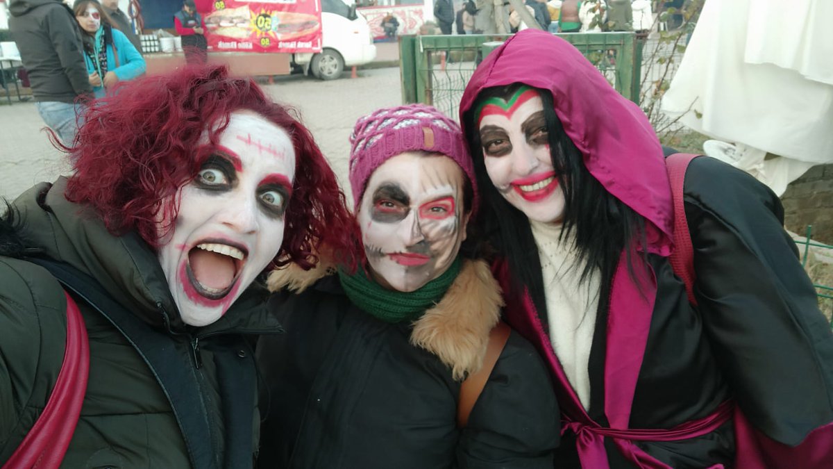 mmeyvamm's tweet photo. 28 Ocak, Keşan- Çamlıca köyü Bocuk Gecesi eğlencesi (korku festivali) Cadılar bayramı falan değil. Çok eski bir Balkan geleneği (bizzat anneannem kendi çocuklğunu anlatırdı. Binlerce insan birbirini rahatsız etmeden eğlendi,çok güzeldi #Bocuk https://t.co/R1djWEzVHx