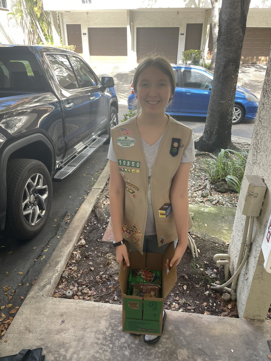DanDaley's tweet photo. The best delivery! Thanks Keira! #ThinMintsForLife https://t.co/bgXyfrgHbj