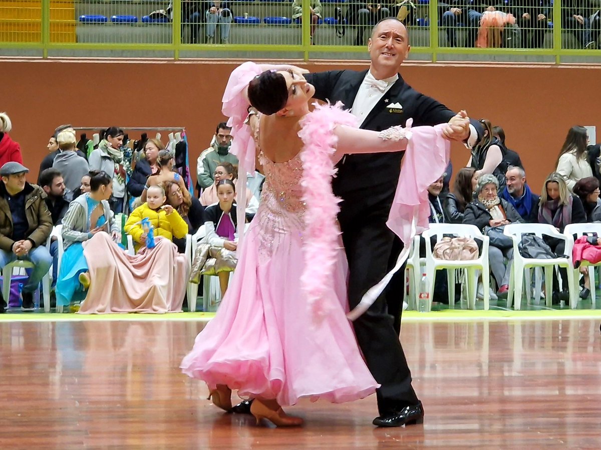 CsManises's tweet photo. Hoy, @CsManises ha asistido al XXIII Trofeo de Bailes Standard y Latinos "Ciudad de Manises" organizado por la Escuela de Baile Ricardo Arteaga.
Felicitamos a los participantes y damos la enhorabuena a los ganadores.
#bailedeportivo
#manises
#CSconManises https://t.co/rcTegmW2aH