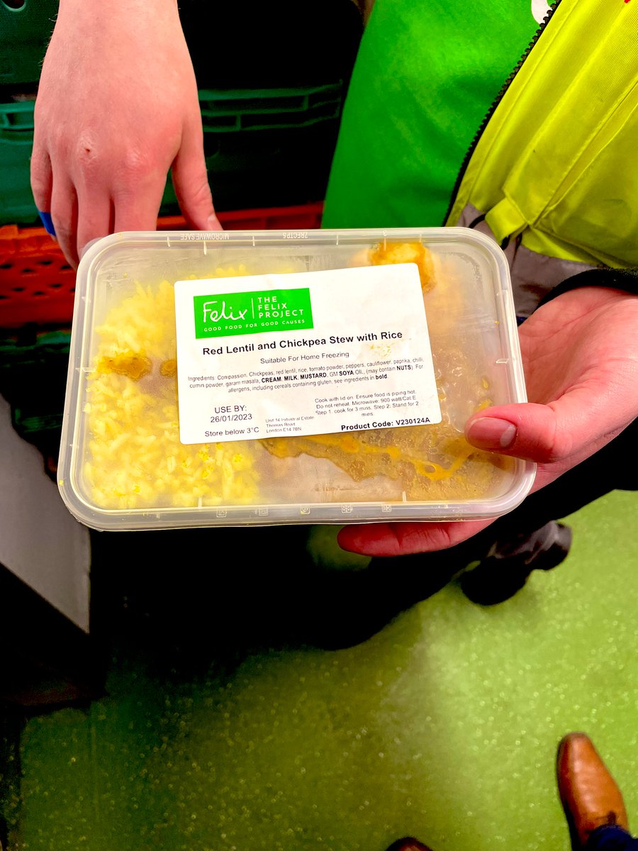 KateRodger16's tweet image. Reflecting on last week - listening, learning &amp;amp; great conversations 🙌🏻 

✔️ Store visits with our fantastic new Risk Lead @UShriyantha &amp;amp; @BrianMcNeil10 👏🏻

✔️ @felixprojectuk visit - 31m meals in 2022 😦

✨ @GrahamWatt16 &amp;amp; @stejohcon rocking hairnets 🕺🏻😎

Ready for Feb 🚀🙌🏻🗓️