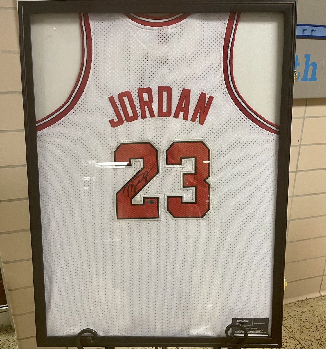 burrell_hoops's tweet photo. If you would like to purchase a ticket to support Burrell Basketball, we are giving away a michael Jordan signed jersey with COA and 2 tickets to March madness first and second round for 2024 tournament.  Message me if interested.  $20/ticket https://t.co/MEW7br0bKh