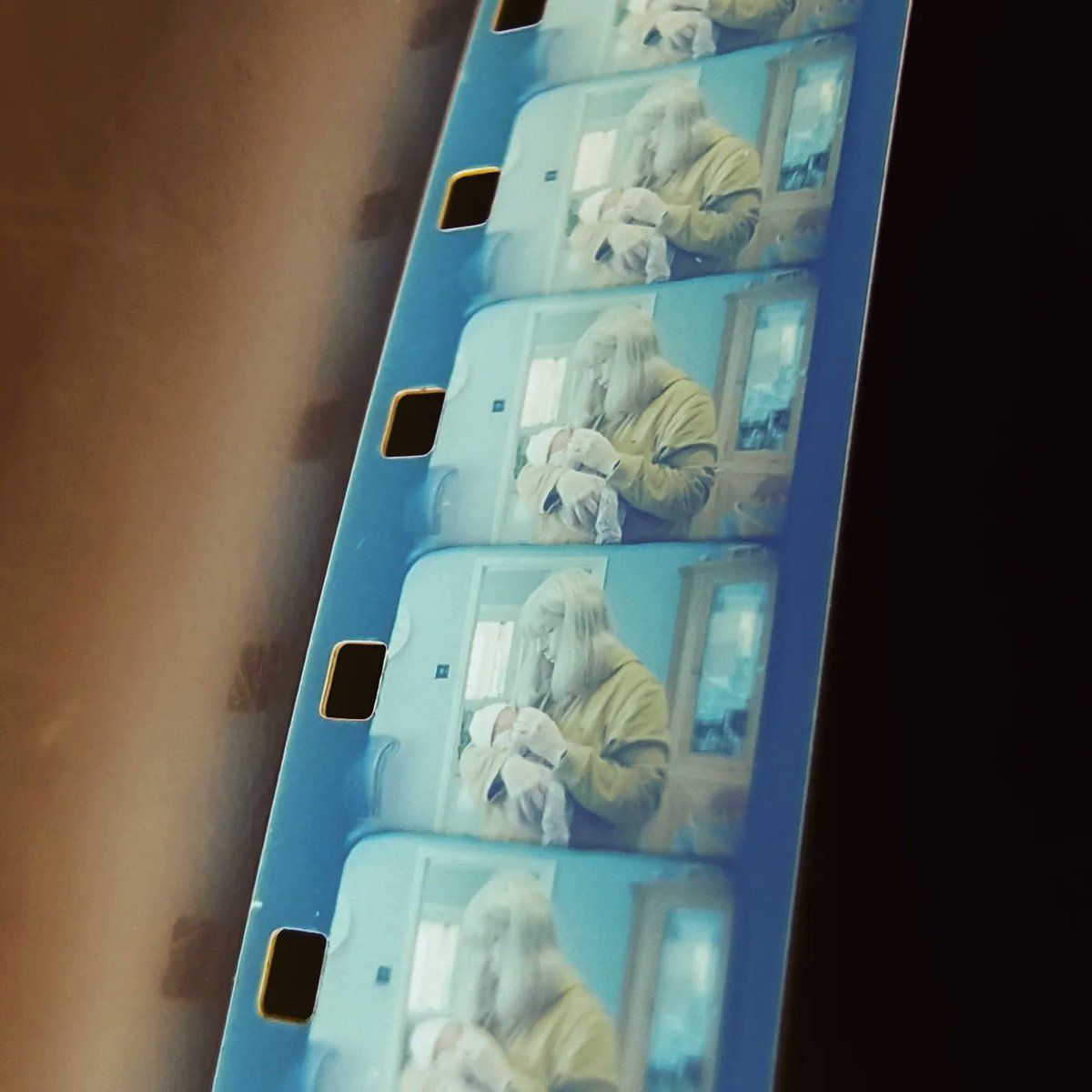 CameraCrate's tweet image. I had a couple of rolls of #super8 arrive back from @gaugefilm  today. Normally I'd wait for the scans to land in my inbox but these were very special moments of family meeting our 2nd born so I couldn't resist snapping a few close ups on my phone so I could have a sneak peak!!