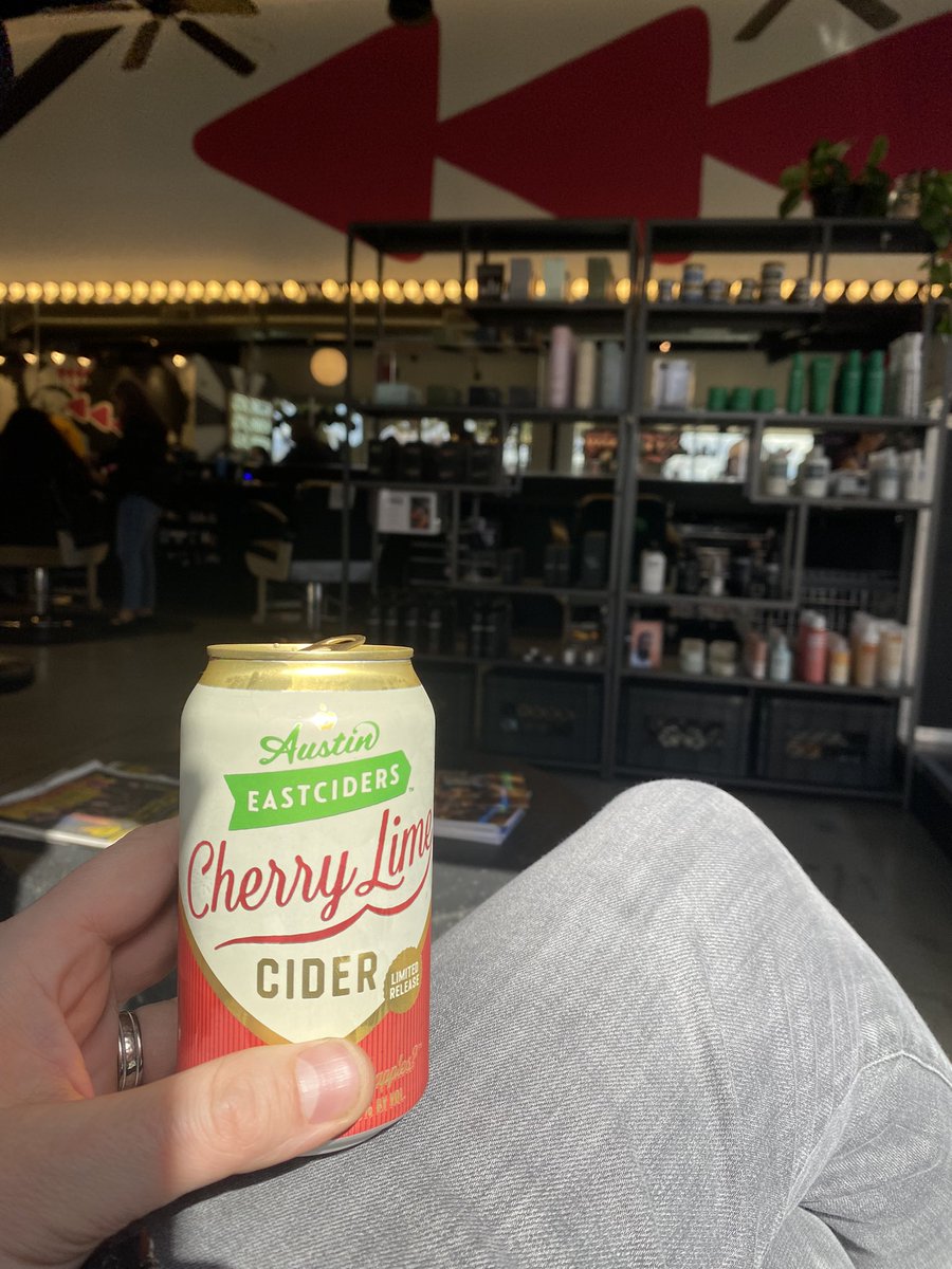 TrevorScottATX's tweet photo. Sundays at @birdsbarbershop 🤌🏻 https://t.co/K46ib6c2Jj