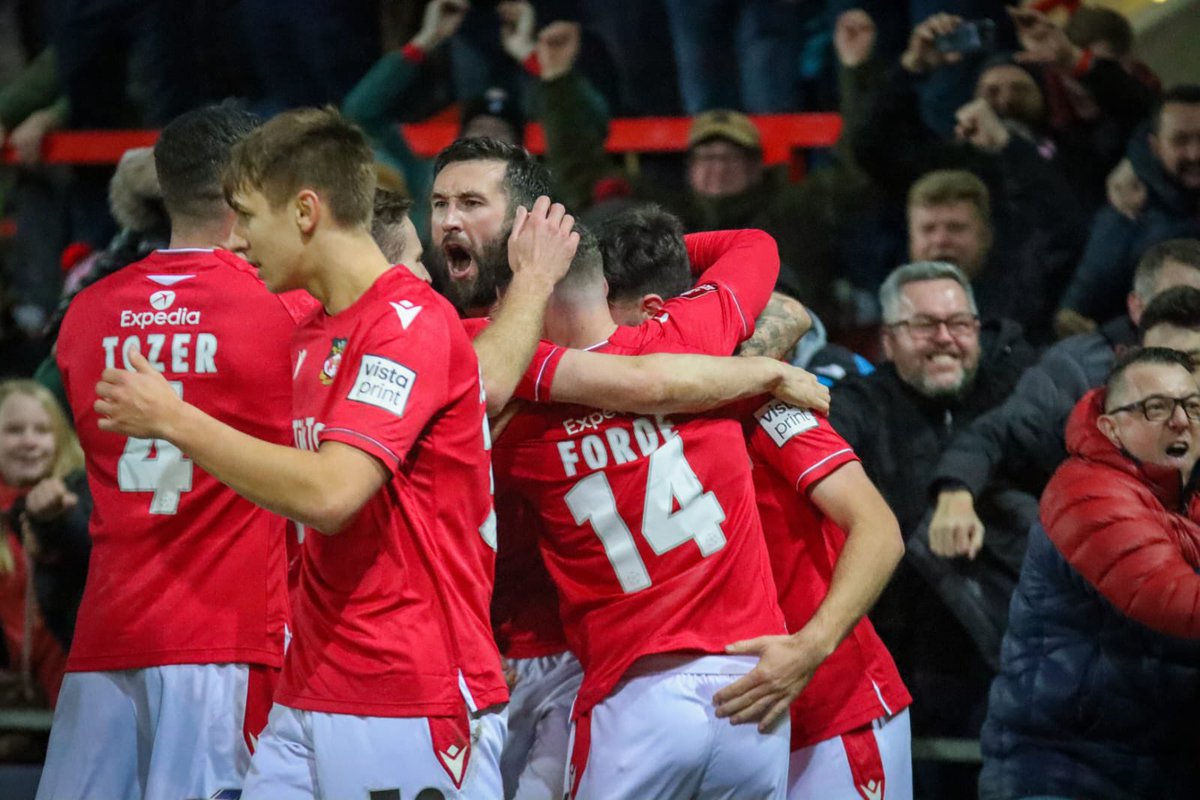An undeniable team spirit!

🔴⚪️ #WxmAFC