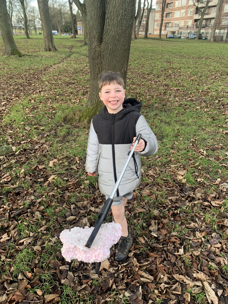 AliMackie4's tweet photo. We really enjoyed our litter pick this morning, amazing how much rubbish we found in quite a small area. 1 bag full from the Mackies @ArchibaldFirst #Archibaldcaring https://t.co/SOhTJ28dkS