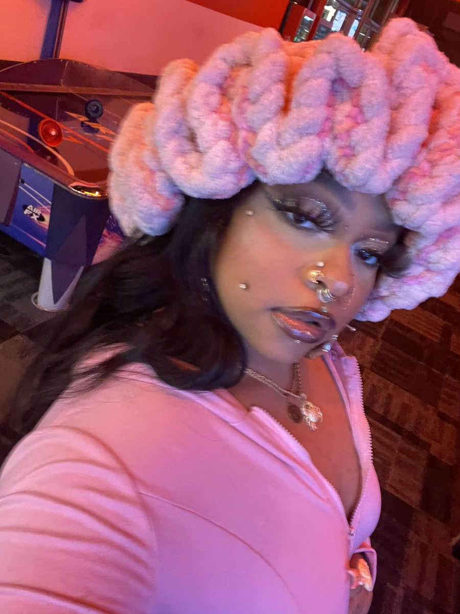 thatmelanintho's tweet photo. Yeah I made the hat https://t.co/wsq74bxNoL
