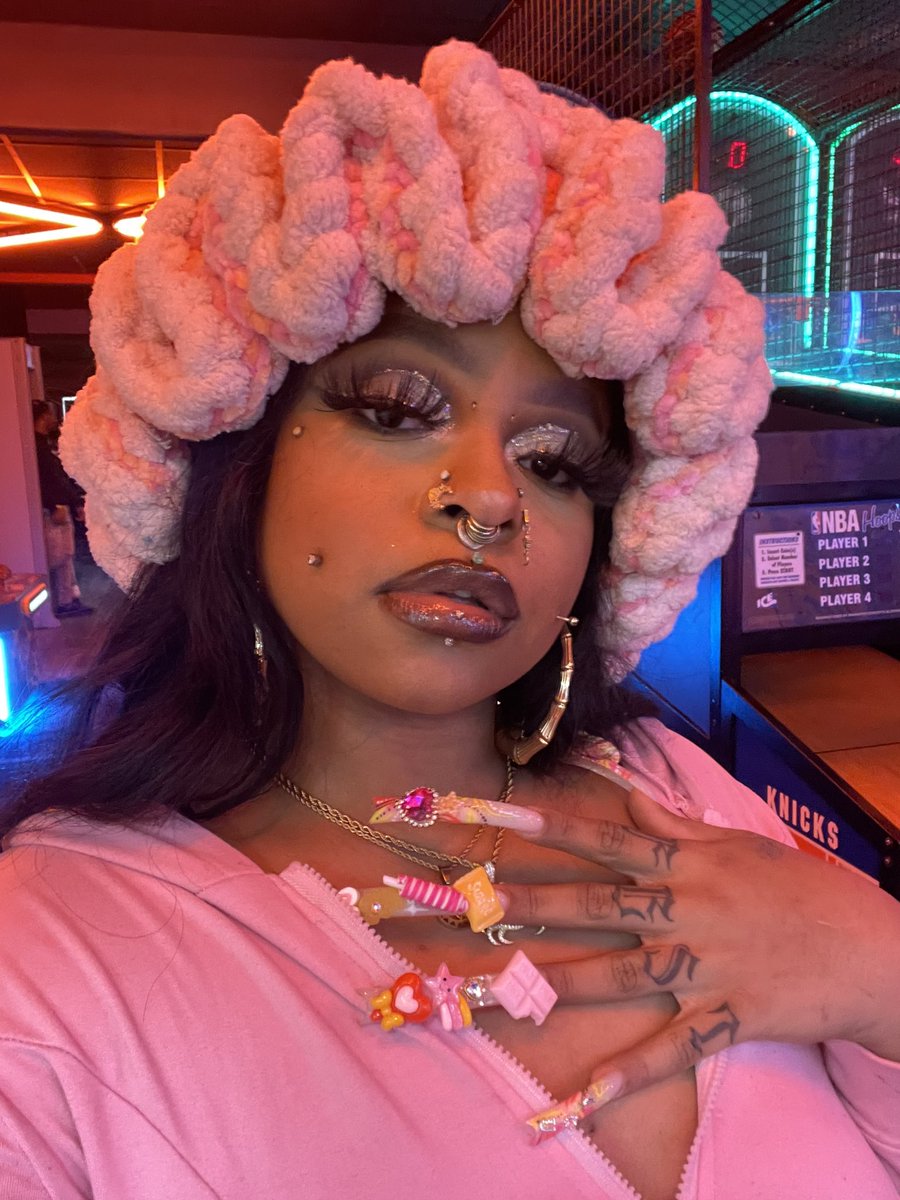 thatmelanintho's tweet photo. Yeah I made the hat https://t.co/wsq74bxNoL