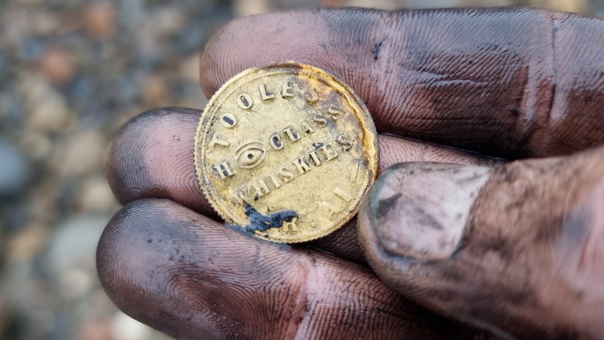 This Victorian token advertising Irish Whiskey by Mr Toole was part of the perfect mudlark -searching the old River Thames foreshore in London. WATCH HERE youtu.be/c-5uFyswKWE #mudlarking #luckinthemuck #whiskey #irishwhiskey