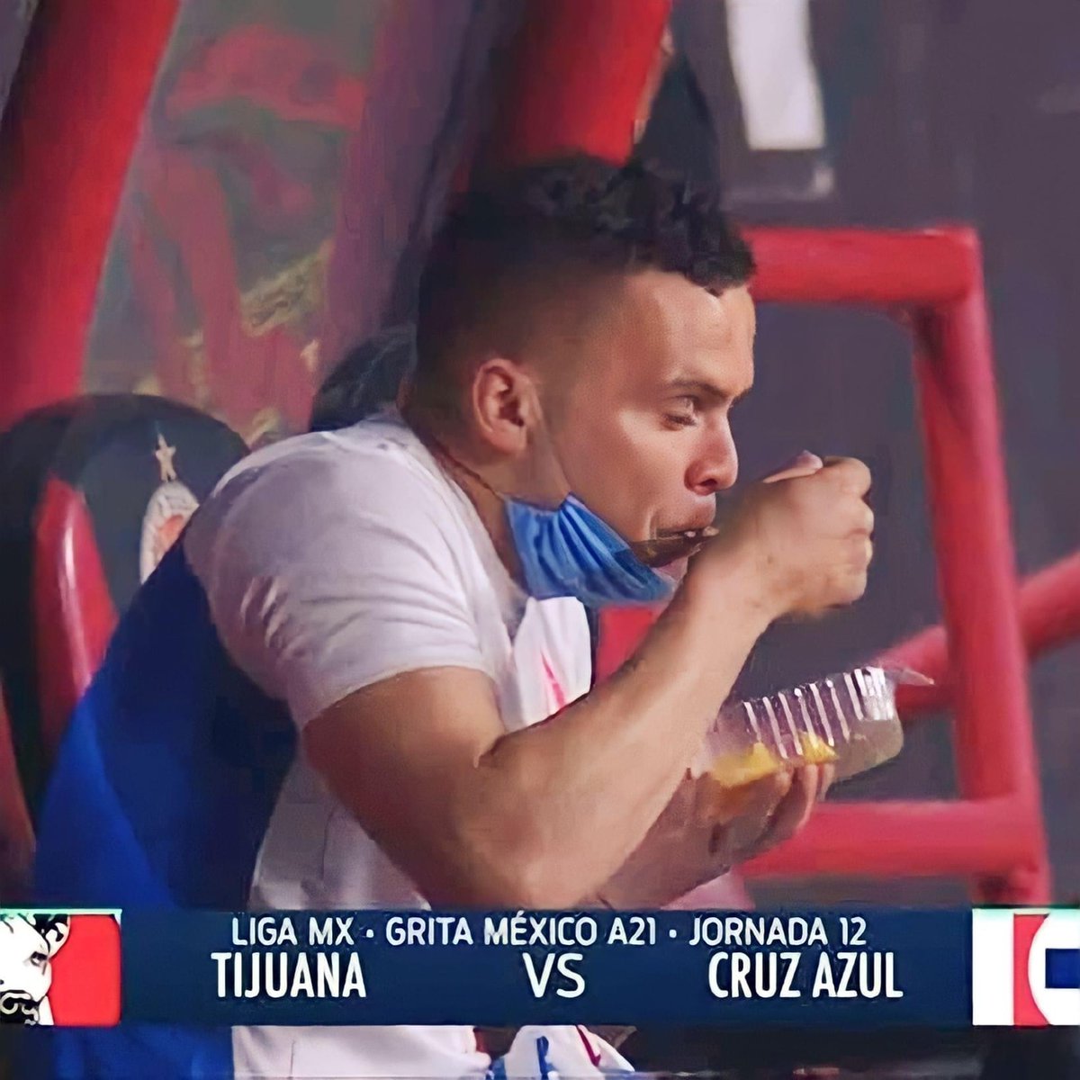 FuerteAzul09's tweet photo. “Momentos que mantienen humilde a Cabecita, una garnachita y después rompemos la sequía de Cruz Azul.” https://t.co/PRMhtWQ9GB