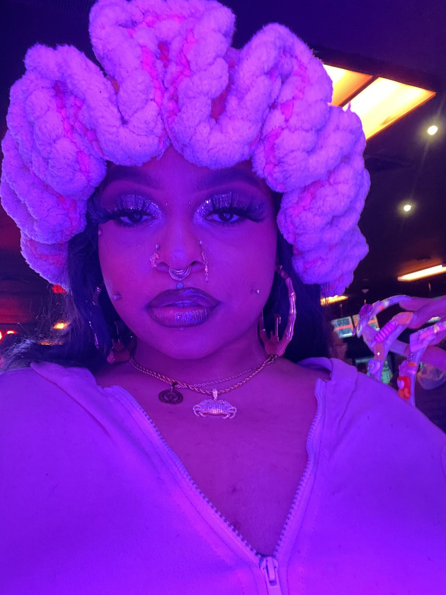 thatmelanintho's tweet photo. what he/she/they see(s) https://t.co/zNGHD8IzAL