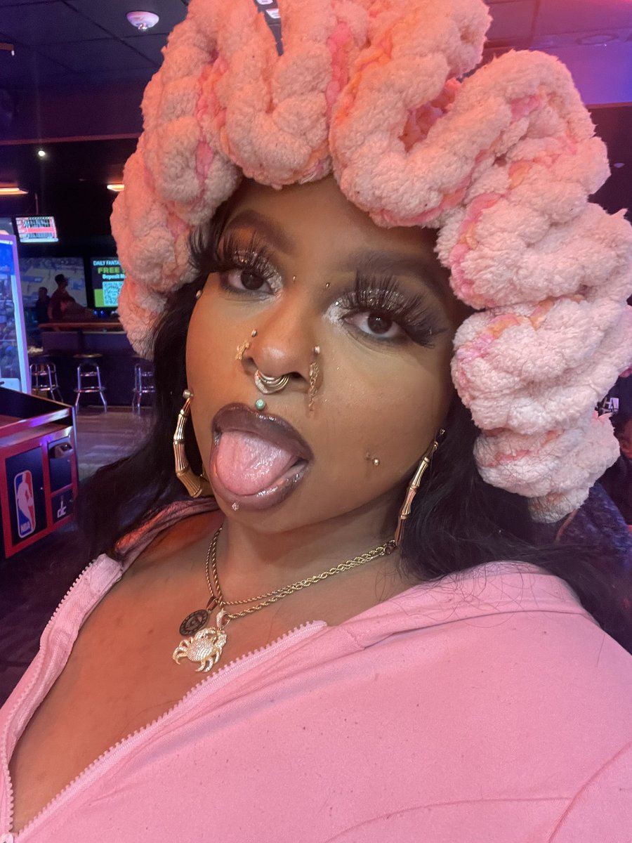 thatmelanintho's tweet photo. I got like 4 poses dawg take it or leave it babe https://t.co/MLbMshcnyx