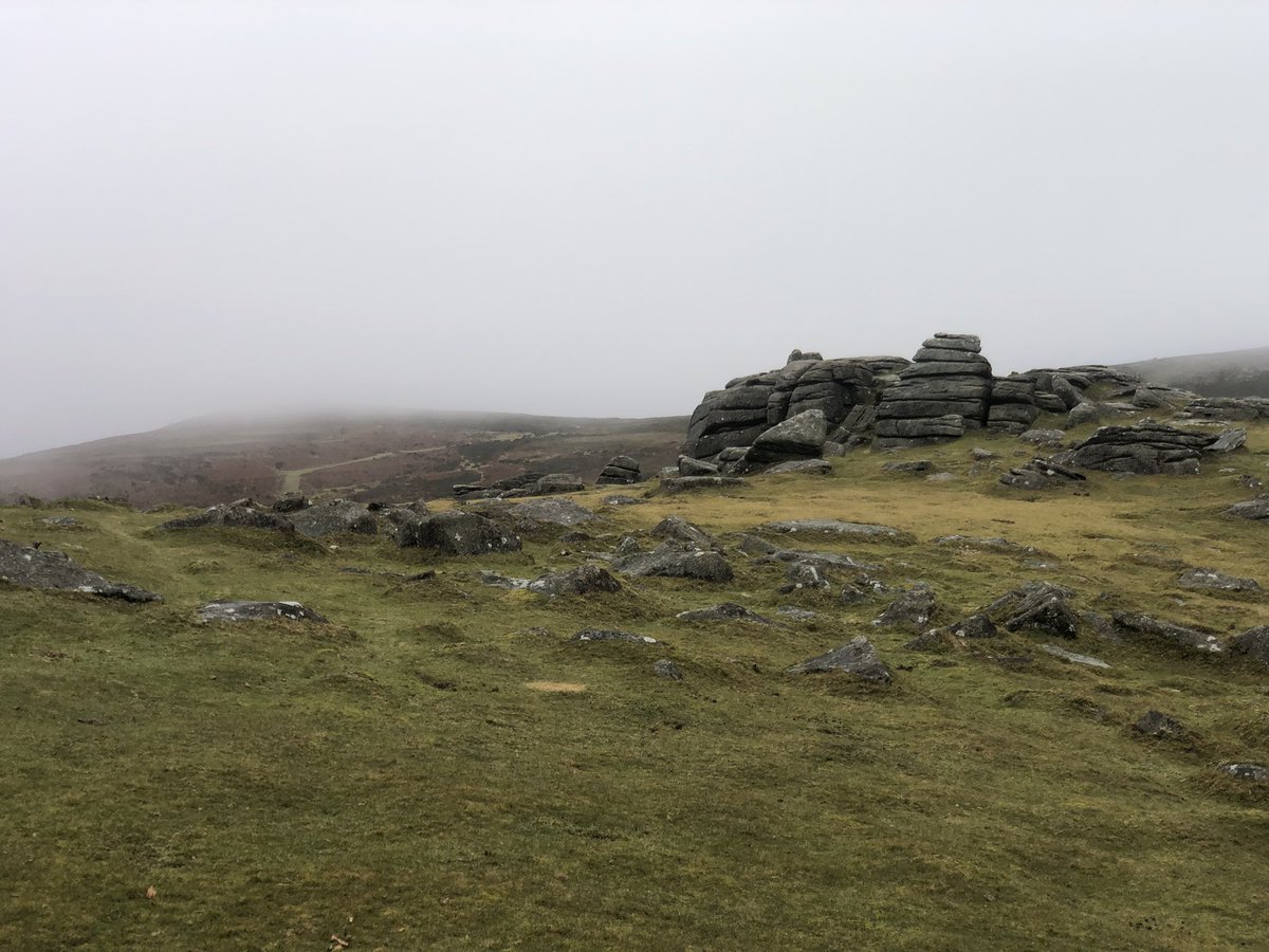 sup_cheffy's tweet image. Had the best day on Dartmoor, a bimble around Sharp Tor where the clouds came down to meet us and you can touch the sky ! ☺️ #Dartmoor #southdevon #tors #Scenery #walking