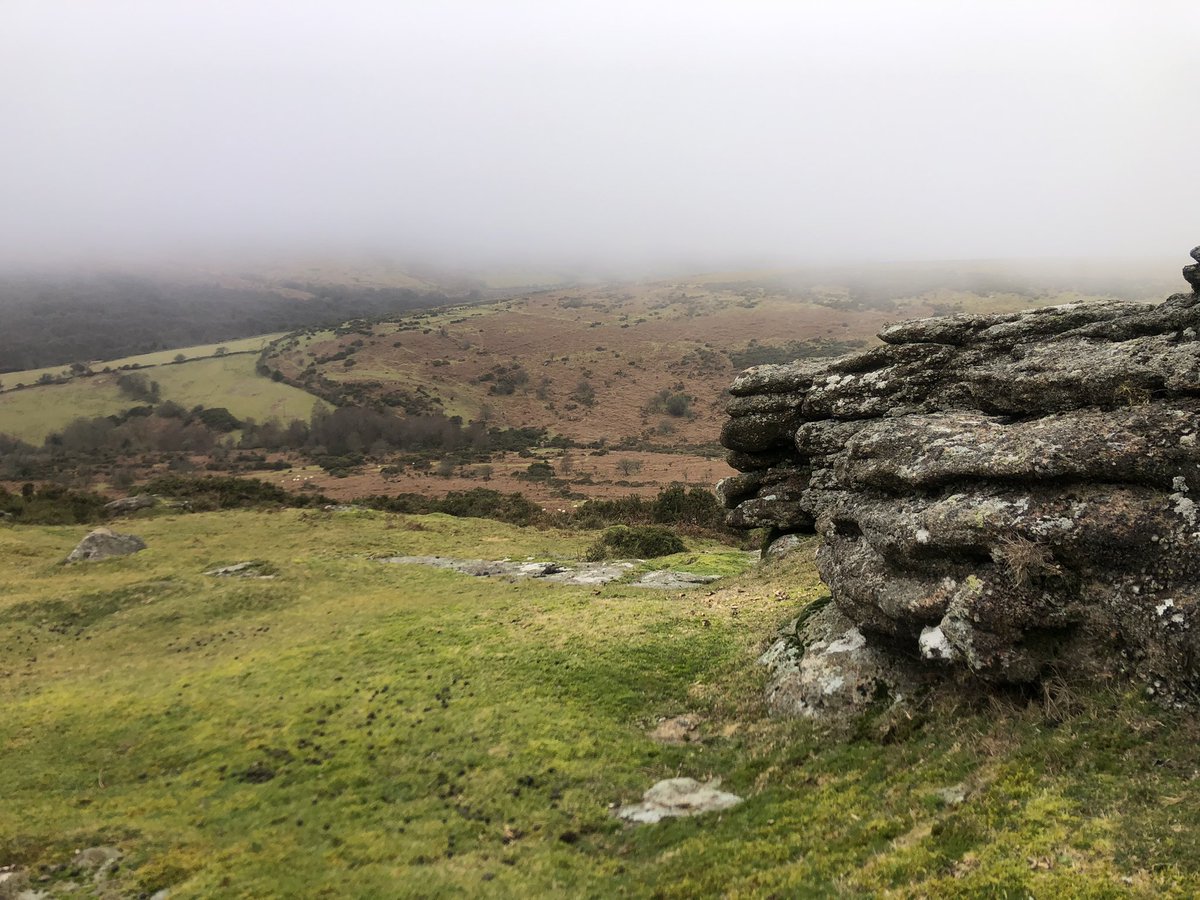 sup_cheffy's tweet image. Had the best day on Dartmoor, a bimble around Sharp Tor where the clouds came down to meet us and you can touch the sky ! ☺️ #Dartmoor #southdevon #tors #Scenery #walking