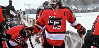 SholomB's tweet photo. @duluthhockey @HockeyDayMN Back when the game was actually played on a lake - the way it was meant to be @GRhockeyHS https://t.co/wHmIIhpiN2
