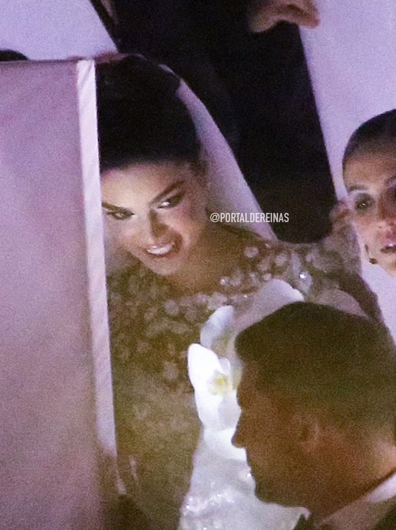 Nadia Ferreira como toda una reina en su boda con Marc Anthony.