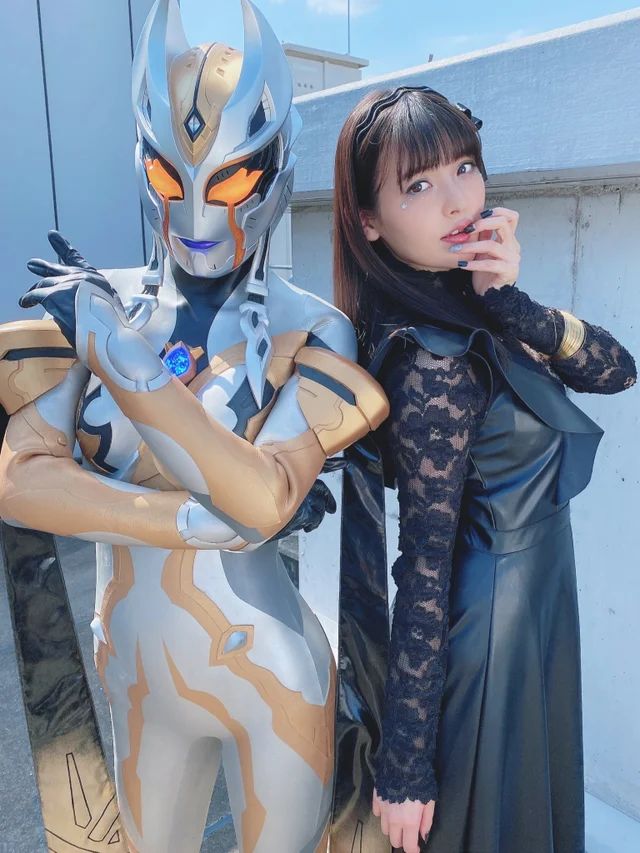 TokuGirlOTD's tweet photo. Do you think it's time for a main female protagonist in Kamen Rider or Ultraman this year? https://t.co/Mxf7N4PhbB