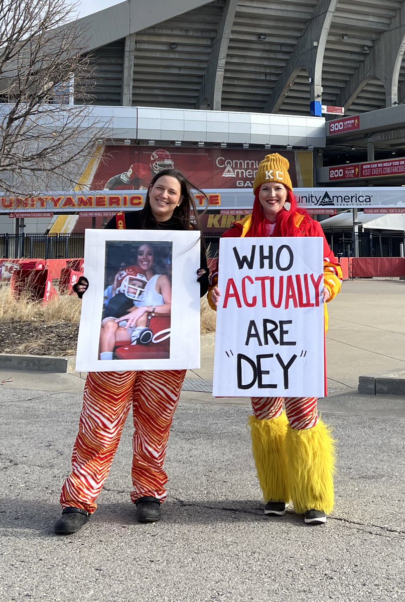 KenziSarge's tweet photo. #ChiefsKingdom #Chiefs #GEHAfield https://t.co/kPb2q8kWdM