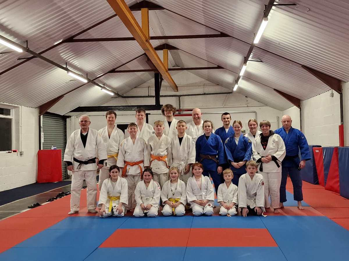 RKjudoclub's tweet photo. Two strong sessions to end the week. Great vibes while all working hard but enjoying every minute. ๐ฅ๐ชโบ๏ธ#judo #rkraiders #trainhardfighteaay #essimouk #teamessimo https://t.co/6YIr6yACHX
