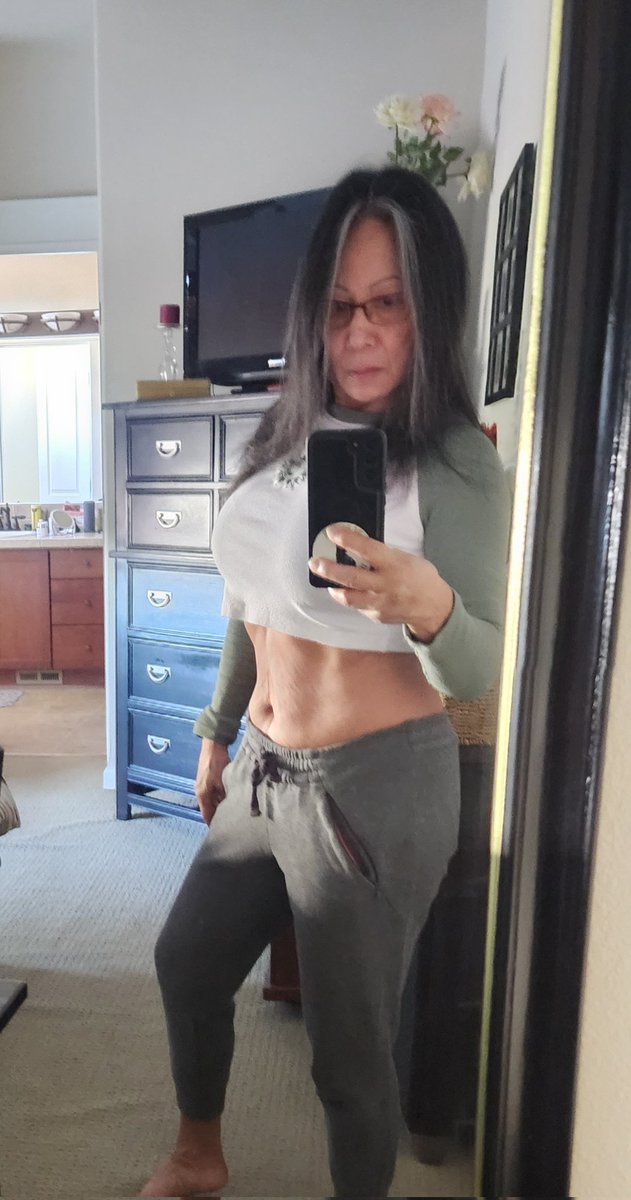 FrancesLycett's tweet photo. Feel better after taking a shower.
#thisis62 #fitover60 #iwearcroptops https://t.co/8KOG6UpIGt