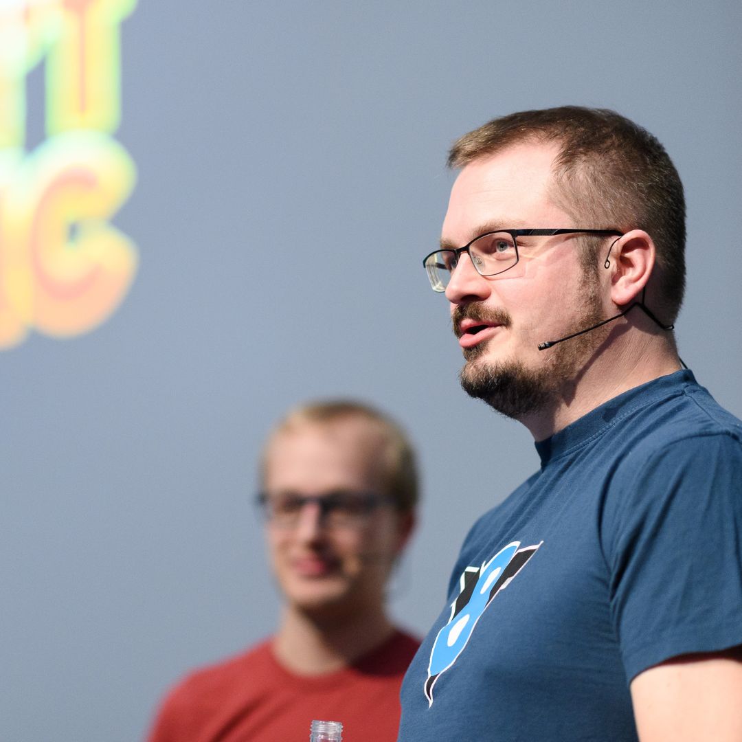 AgentConf's tweet image. Ready to learn about the latest and greatest in #Angular Frameworks from the one and only @simona_cotin 🚀 #StateOfAngular + Take your debugging skills to the next level with @jecfish and beyond console.log() 🔍 #ChromeDebugging"
+ Master debugging with sourcemaps with @bmeurer