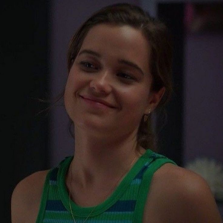 joeyhayes13's tweet image. Sarah Catherine Hook as Juliette Fairmont made us fall to our knees in the first 5 minutes of First Kill #savefirstkill