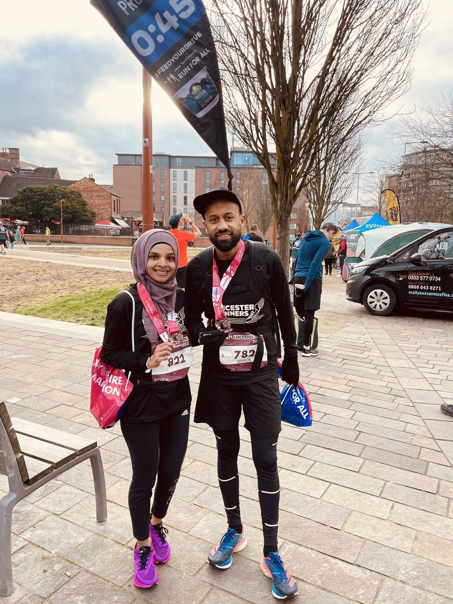 QuackShaikh's tweet image. Great day in the office pacing the ‘Sub 45 bus’ at the #leicester10k coming in at 44:51. 😁. Thank you to all who came to cheer us all on and a big kudos to Homayra for smashing a new PB! 🔥

Thanks for putting a great event! 🙌 @runforall 

#Leicester10K #muslimrunners