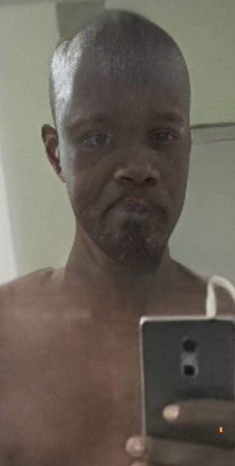 GalsoDiaw's tweet photo. Ousmane sonko.       Ousmane Bongo https://t.co/PZHVDJpQzN