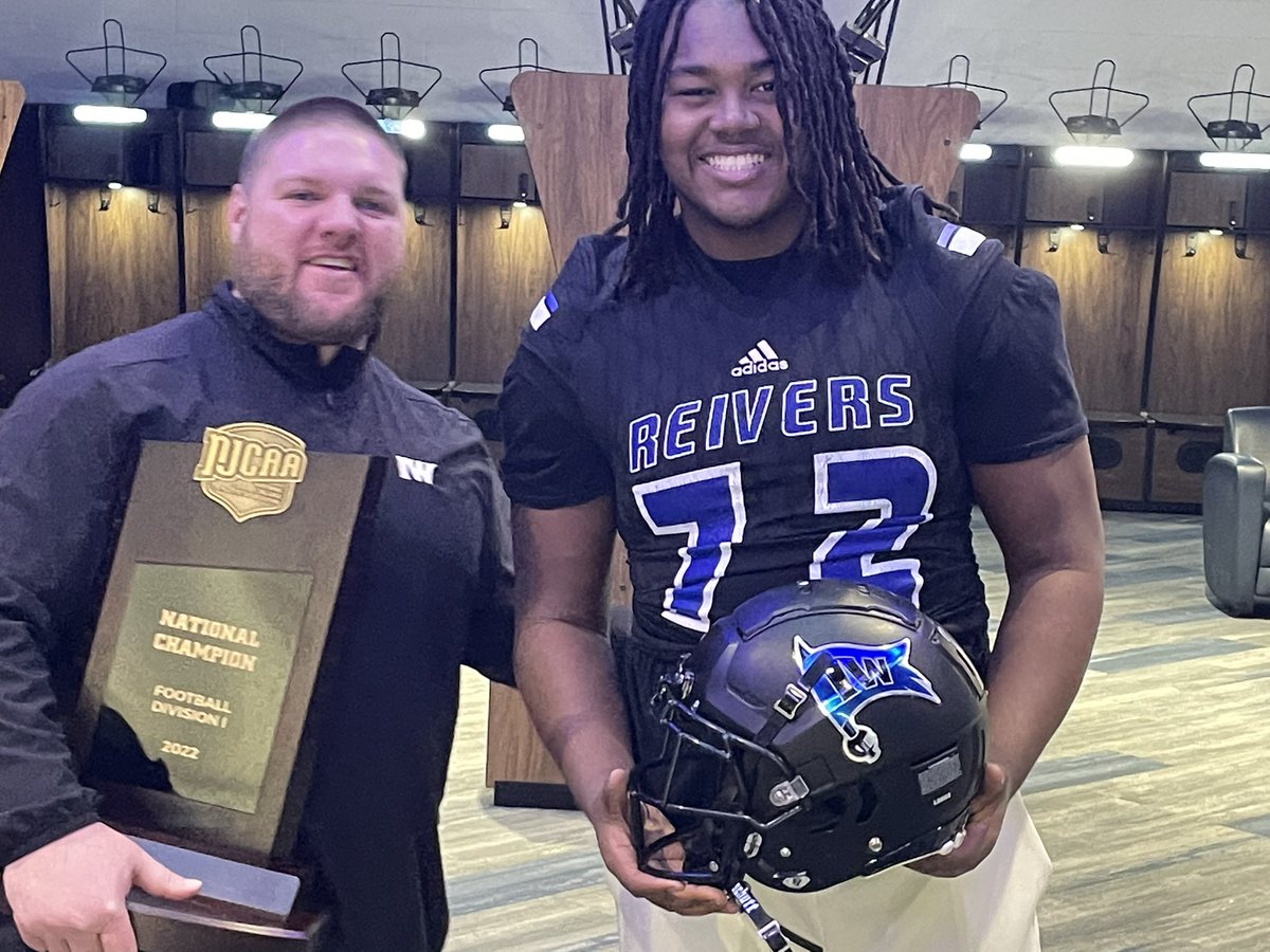Had a great time at <a href="/IowaWesternCC/">Iowa Western</a> big thanks to <a href="/CoachAaronTerry/">Aaron Terry</a> for the invite ant making me comfortable.