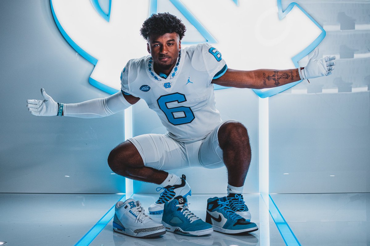 javariusg_'s tweet photo. After a great conversation with Coach @CoachMackBrown and @CoachGalloway7, I am beyond blessed to receive an offer from The University of North Carolina! 🐏.

@UNCFootball @molly_jacoby @Ftballman39 @omarporter1 @CrestFBRecruits https://t.co/HhclE3qfTd