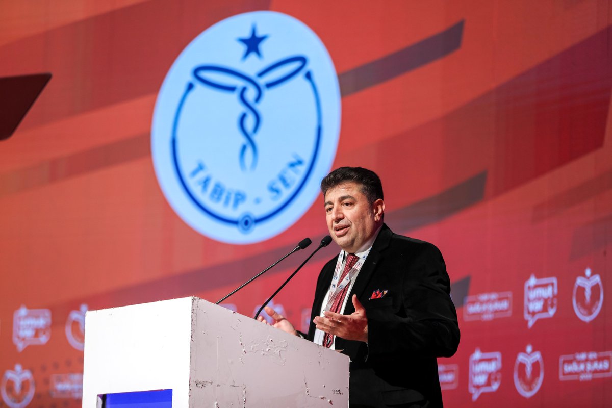 Tabip-Sen Sağlık Şurasında Hekim Hakları Platformu  başkanı Prof.Dr.Adem AKÇAKAYA konuşmasında "Ortada bir hak kaybı varsa, bir haksızlık yaşanıyorsa mücadele edilmeli ve buna kişilerin siyasi etnik bölgesel ve dini görüş ve yapıları engel olmamalıdır. <a href="/Tabip_Sen/">TABİP-SEN</a> <a href="/HekimHaklariDer/">HekimHaklarıDerneği</a>