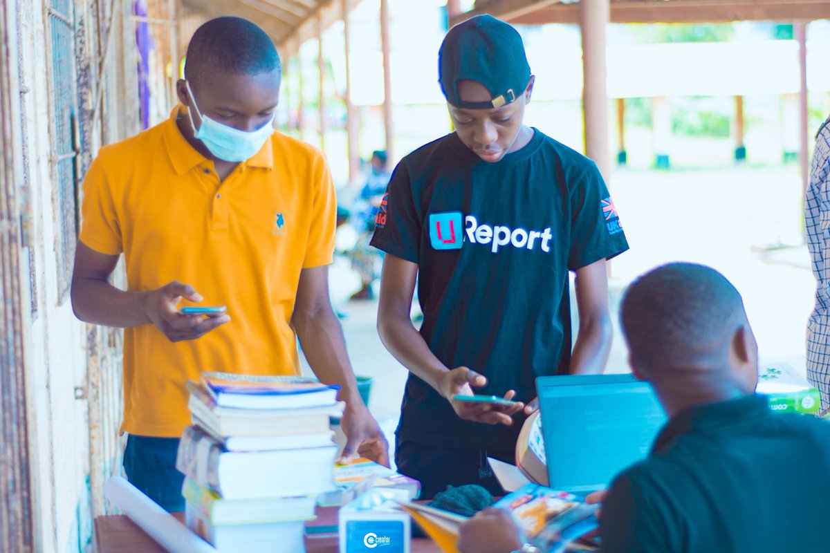 lusala_esther's tweet image. Samedi 28/1, la communauté u-report Mbanza-Ngungu a organisée une journée de nettoyage de la bibliothèque de l'alliance française et à participer au recensement et à l'enregistrement des livres sur une app que les jeunes ont créer afin de numériser la bibliothèque.
@ureport_rdc