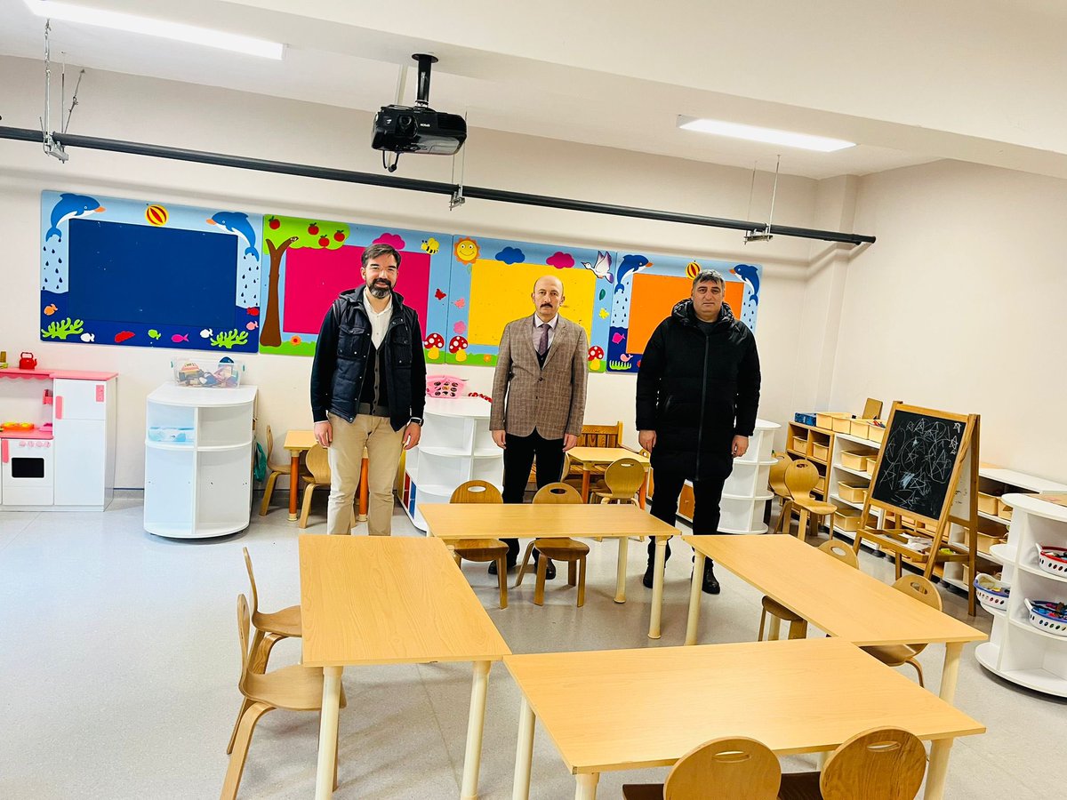 Bakanlığımızın Okul Öncesi eğitimin yaygınlaştırılması kapsamında İlçe Milli Eğitim Müdürümüz Sayın Murat Altınöz ve Şube Müdürümüz Sayın Volkan Pullu yeni açılan bağımsız anaokullarını ve anasınıflarını ziyaret ettiler.

<a href="/tcmeb/">Millî Eğitim Bakanlığı</a> <a href="/istanbulilmem/">İstanbul İl Millî Eğitim Müdürlüğü</a> <a href="/memleventyazici/">Levent Yazıcı</a> <a href="/izekier53/">İrfan Zeki ER</a>