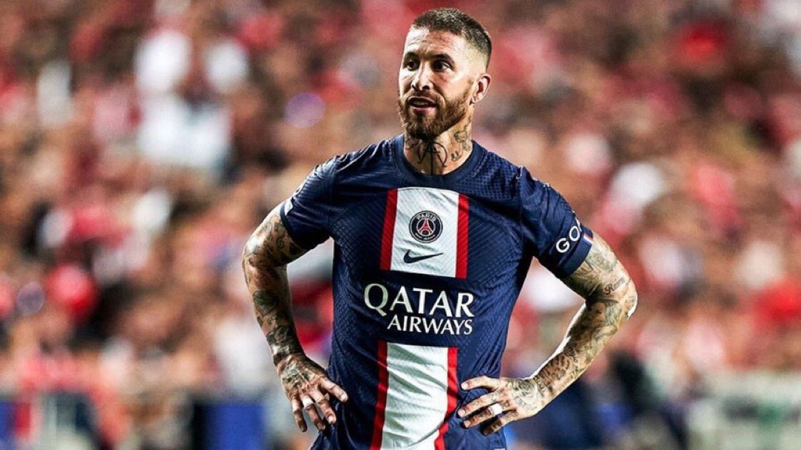 Ucl hedefi varsa ilk kesik Ramosa gelmeli. Eski ramos değil , iyi oynamıyor.