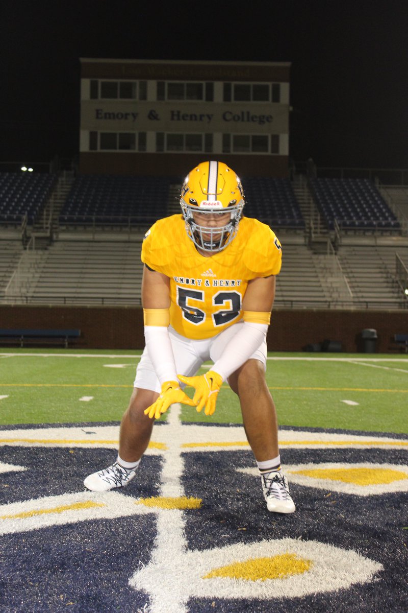 CannCeddrick's tweet photo. First I’d like to thank my family, teammates and coaches who have helped me though this journey. With that being said I would like to announce my commitment to Emory &amp; Henry College!🐝 #Gowasps 
@CoachBuzzo @EHCFootball @CoachCHarvey @CCCMaraudersFB https://t.co/odQLB3ogP3