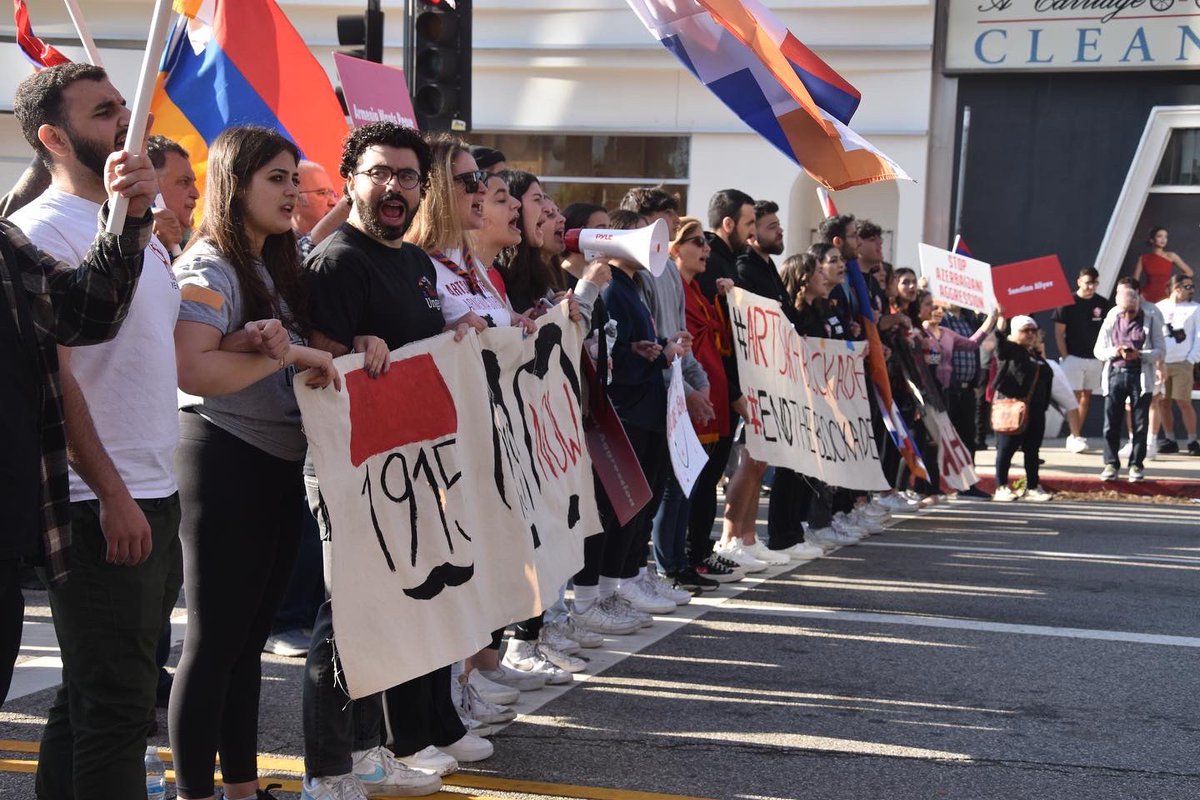 Yesterday, the Armenian community of Southern California marched from the Federal Building to the Azerbaijan consulate to bring awareness to the #ArtsakhBlockade as well as to denounce the US government’s funding of Azerbaijan’s war crimes.