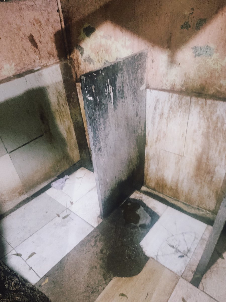 patilabhijit101's tweet photo. MH 06 S 8205 बस ने sangli -Solapur प्रवास केला
भोजनासाठी सुनिल ढाबा नगाज फाटा येथे थांबलो. ढाब्याची स्वच्छ्तागृह, पार्किंग, स्वच्छता, प्रकाश, सुरक्षा पाहता प्रश्न पडला की @msrtcofficial ने हा ढाबा का निवडलेला आहे?? प्रत्येक बस याच ठिकाणी थांबते.
@mieknathshinde @CMOMaharashtra https://t.co/TBzRPL8Abx