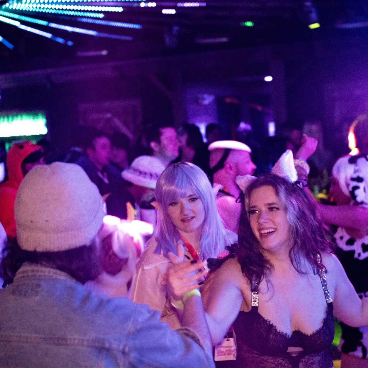 GlotakuParty's tweet photo. We're hard at work to bring you our next parties in Columbus and Detroit. Untill then enjoy a few shots of our beautiful community at our last event, Glotaku: Ohayo After Dark~ #glotaku #ohayocon #youmacon #midwestcosplayer https://t.co/Vsp8HokThn